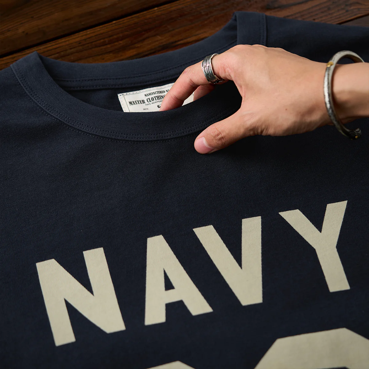 280gヘビーウェイト 「NAVY 68」プリントコットンロンT - Image 10