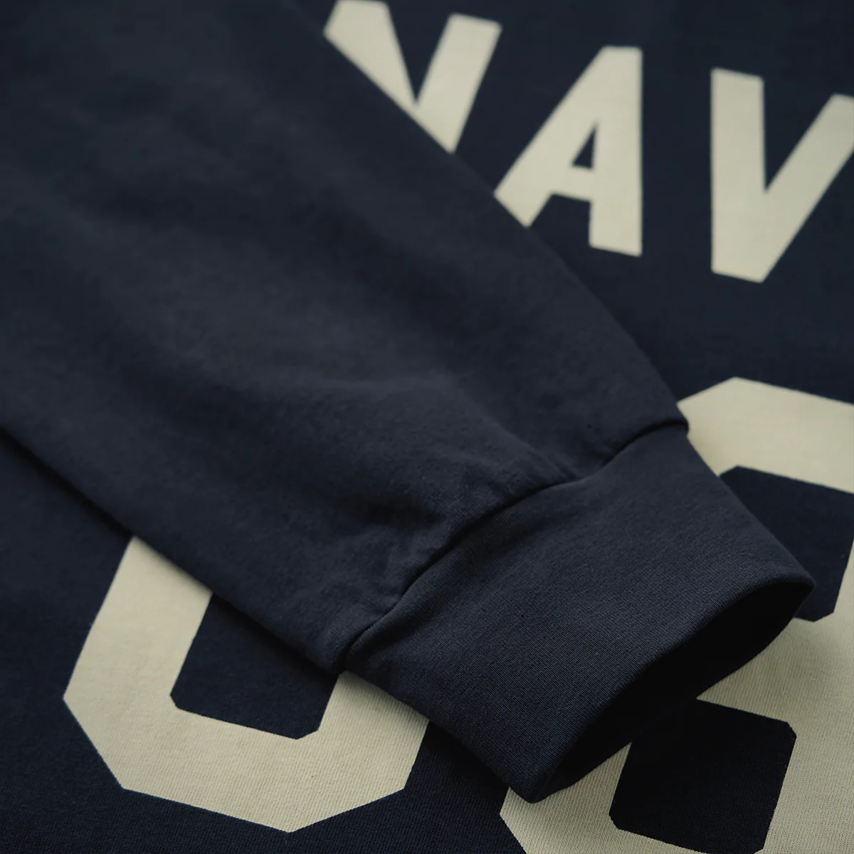 280gヘビーウェイト 「NAVY 68」プリントコットンロンT - Image 14