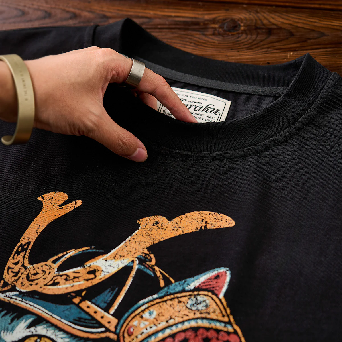 「烈吼ノ幕府将軍猫」プリント＆karaku刺繍入りコットンTシャツ - Image 7