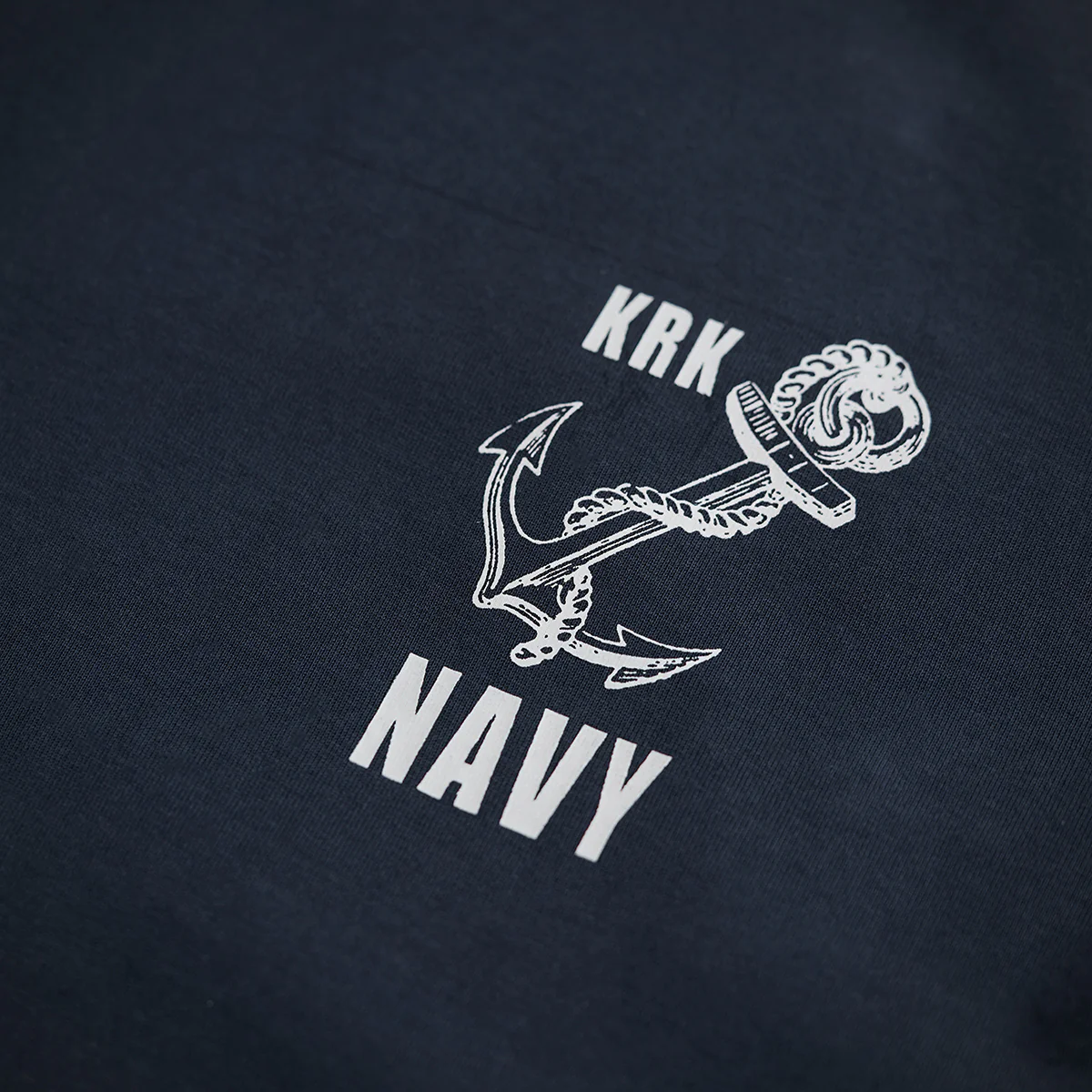「NAVY」錨プリントコットンヘンリーネックTee - Image 12