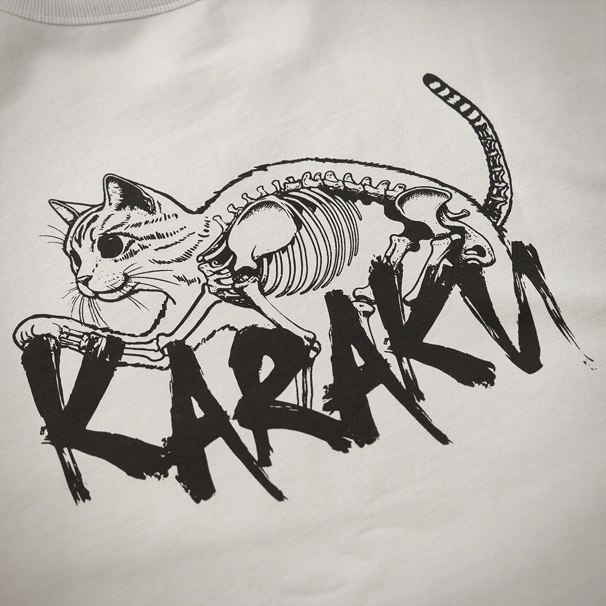 「骨格が透けて見える猫」プリント　裏パイルコットンVガゼットスウェット - Image 13