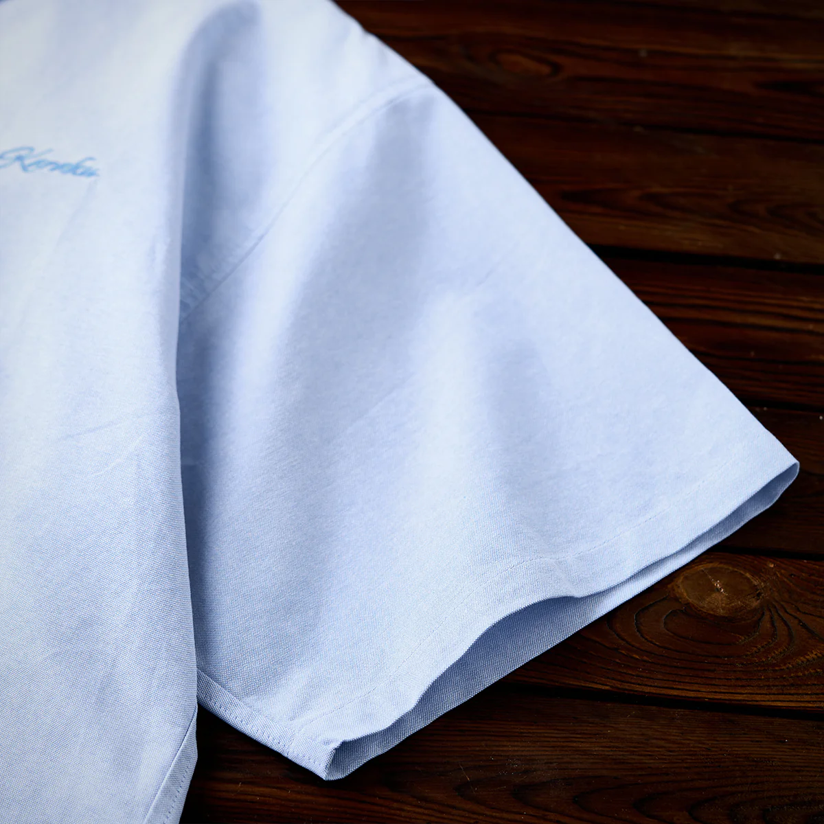 Cleanfit 赤ヒモ付き刺繍入りオックスフォード半袖シャツ - Image 11