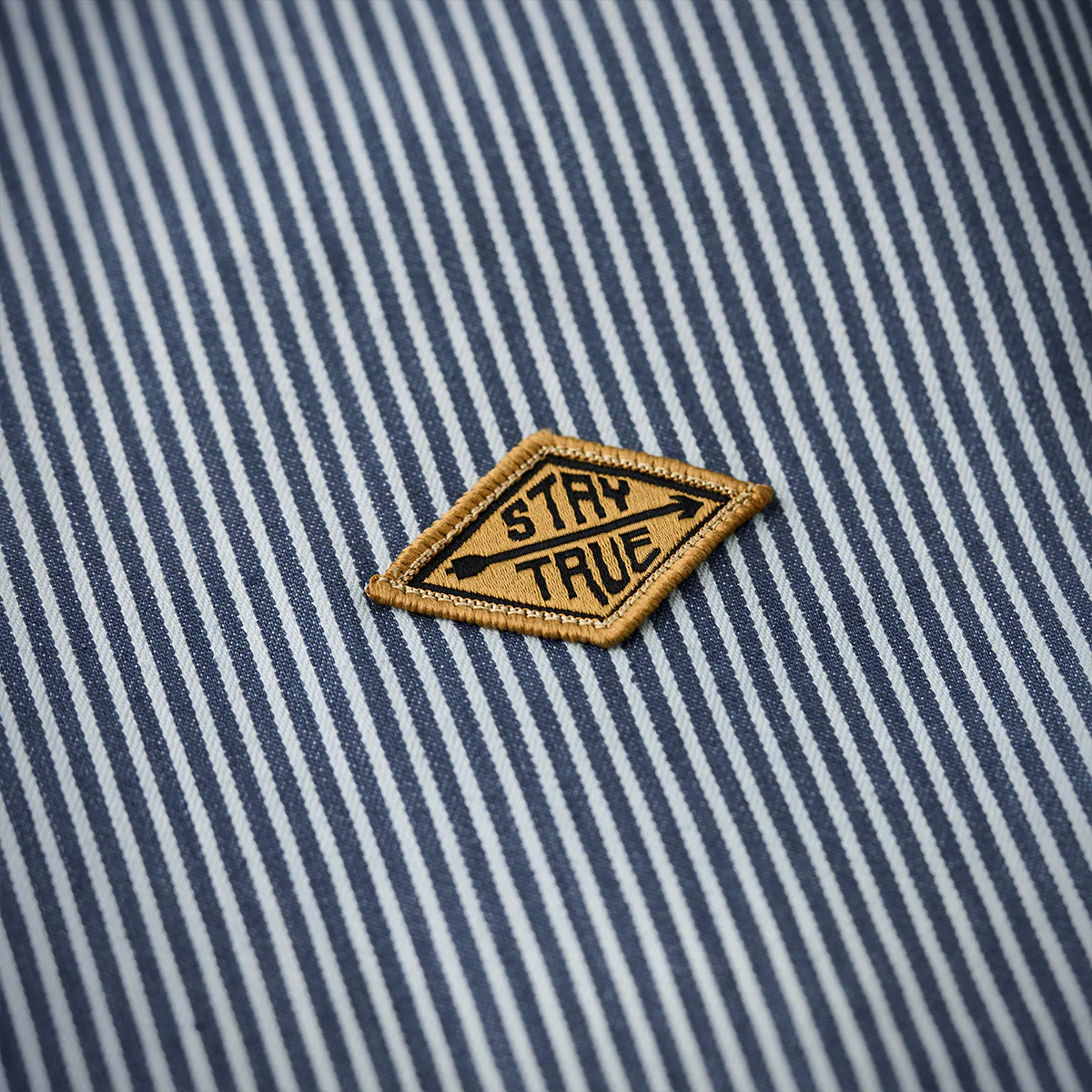 「stay true」刺繍 先染めストライプベースボール半袖シャツ - Image 9