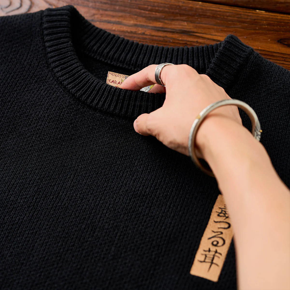 KARAKU×石黒亜矢子「毒つる茸」刺繡入りニットセーター - Image 11