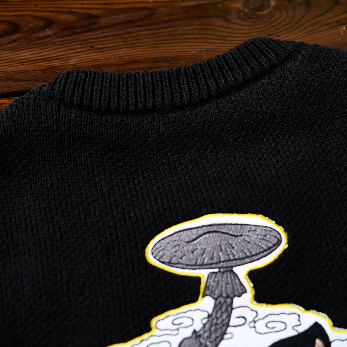 KARAKU×石黒亜矢子「毒つる茸」刺繡入りニットセーター - Image 14