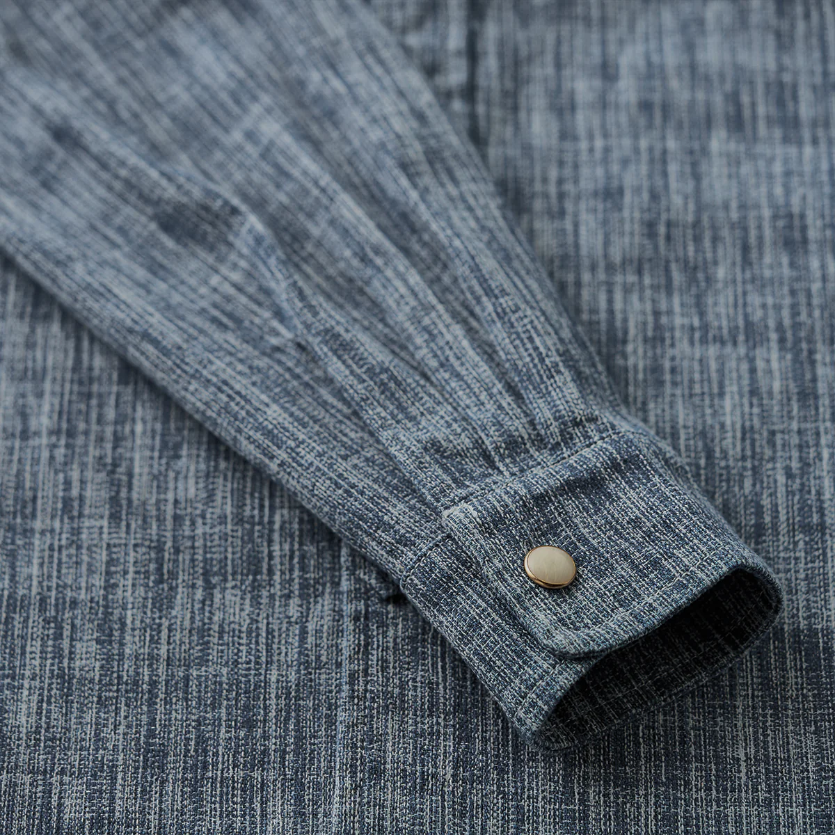 オーダーメイドパール調ボタン付き 「Karaku」刺繍入り先染めワークシャツ - Image 21