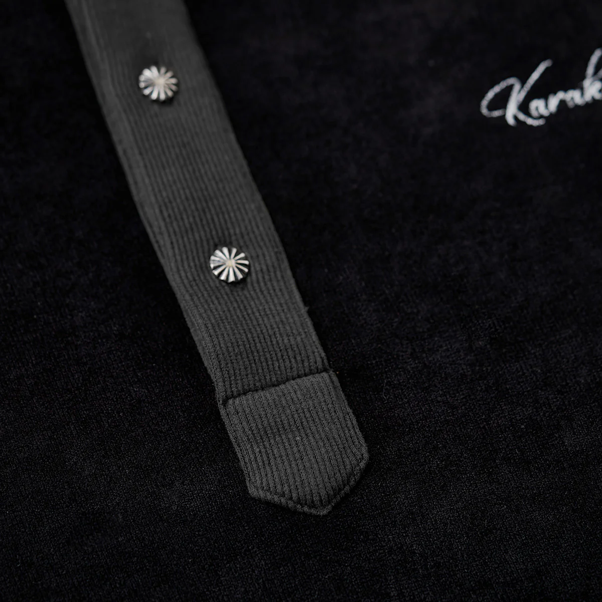 「KaraKu」刺繍入り 両面起毛フリースヘンリーネックスウェット - Image 9