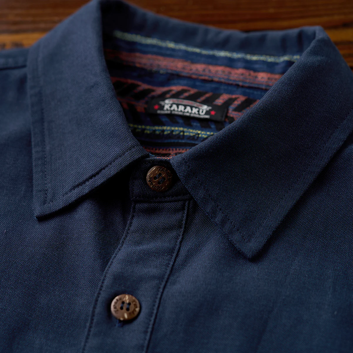 「Karaku」刺繡ロゴ 裏エスニック調柄テンセルコットン長袖シャツ - Image 6