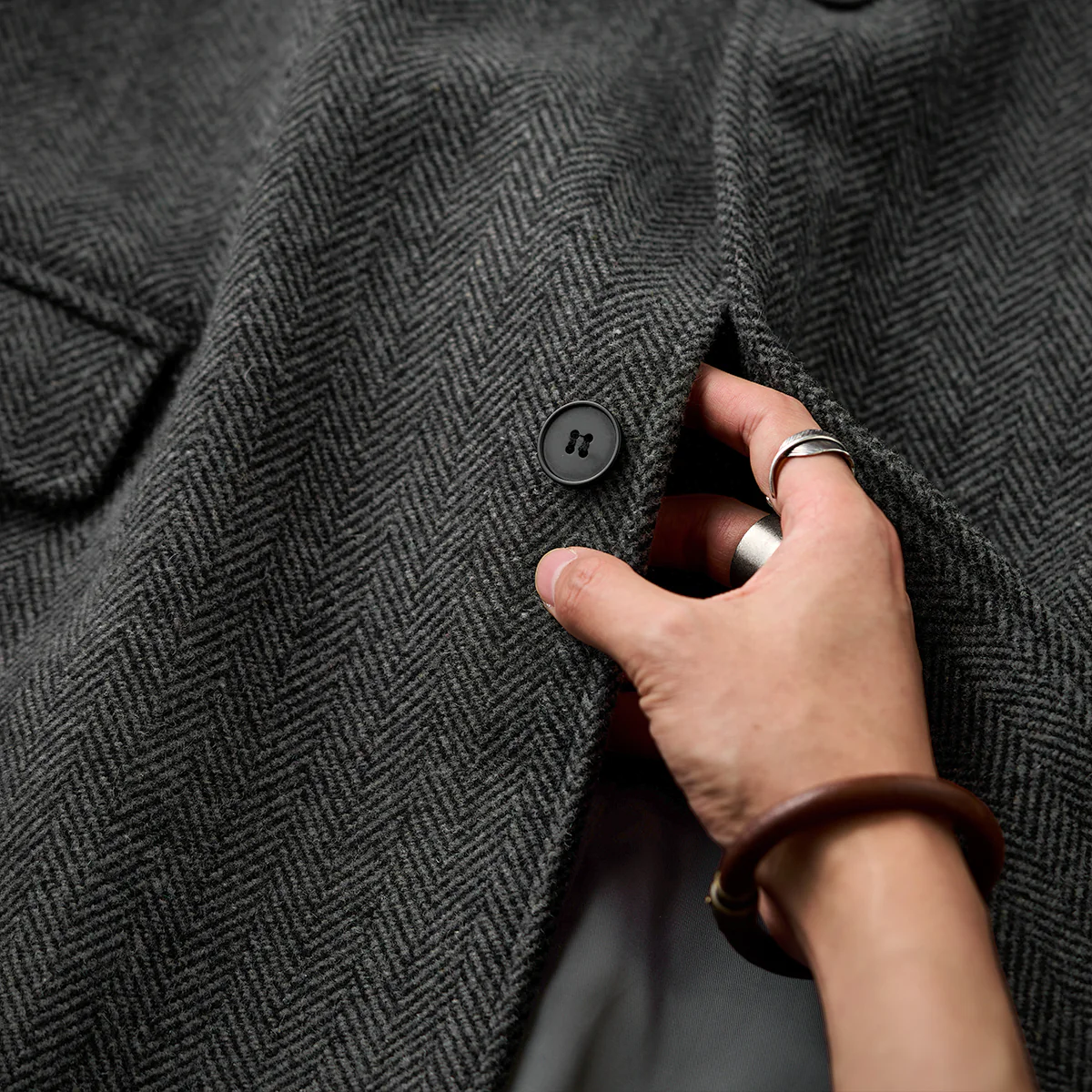 Business&Casual　ヘリンボーンウール混ツイードロングコート - Image 9