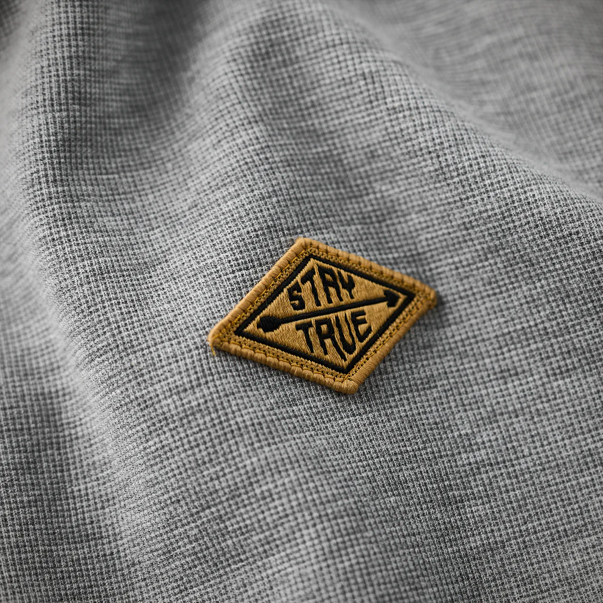 「STAY TRUE」刺繍ワッペン ハーフジップフェイクレイヤードワッフルロンT - Image 11