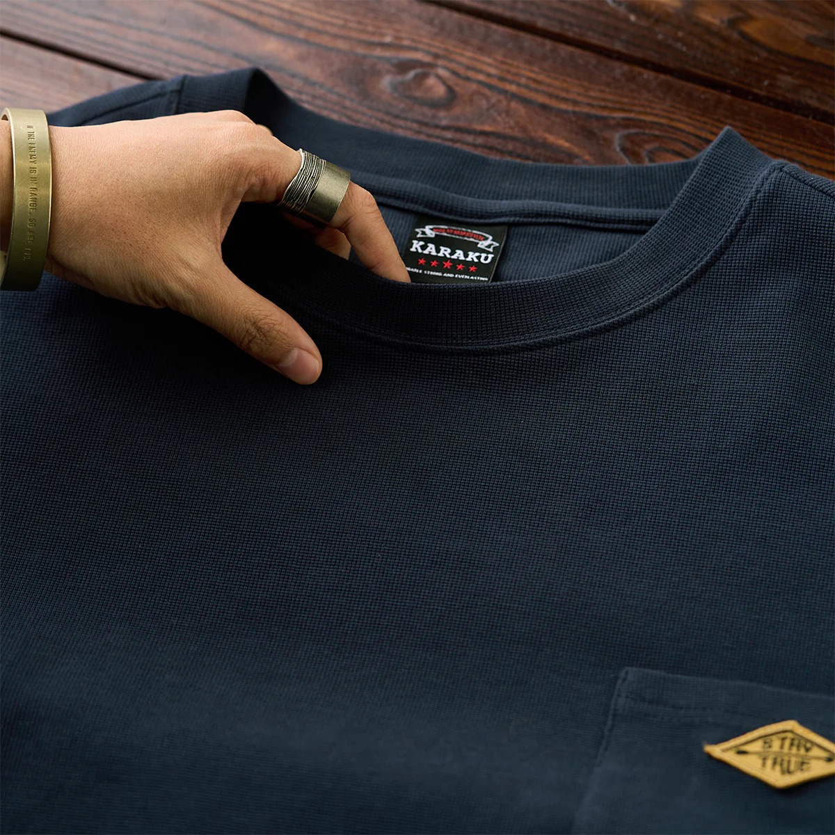 新色追加!「STAY TRUE」刺繍ワッペン 裾ドローコードワッフルTee - Image 7