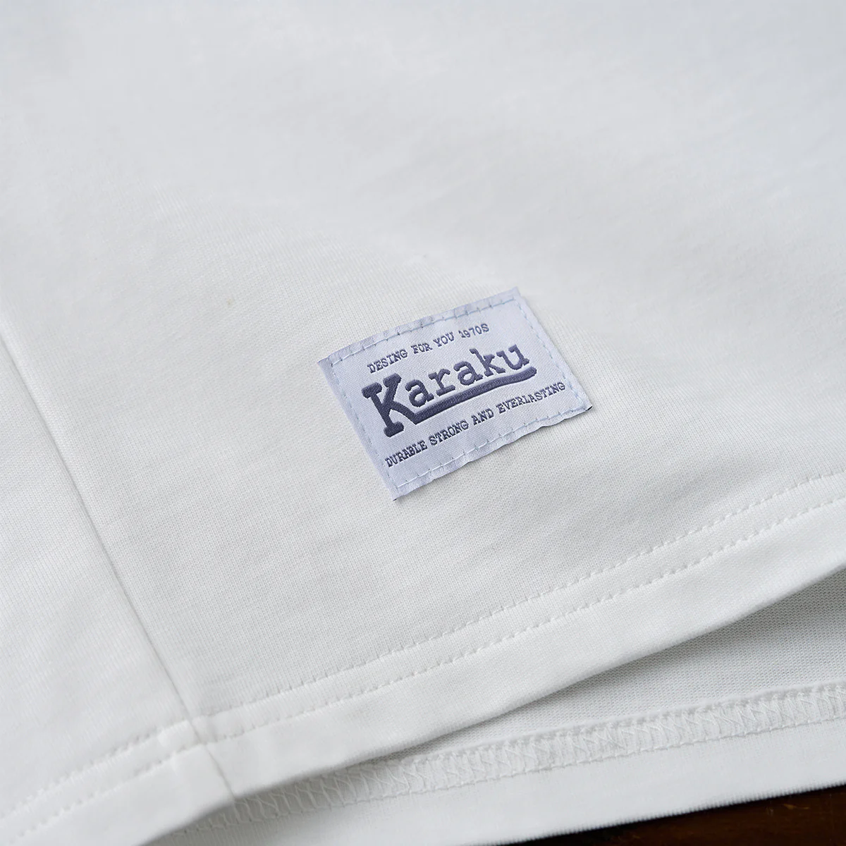 フェイクデニムペイズリー柄パッチ切替コットンTシャツ - Image 13