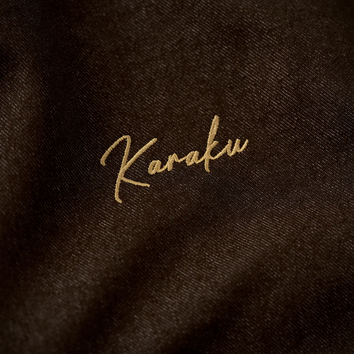 「Karaku」刺繡ロゴ 裏エスニック調柄フード付きデニムジャケット - Image 10