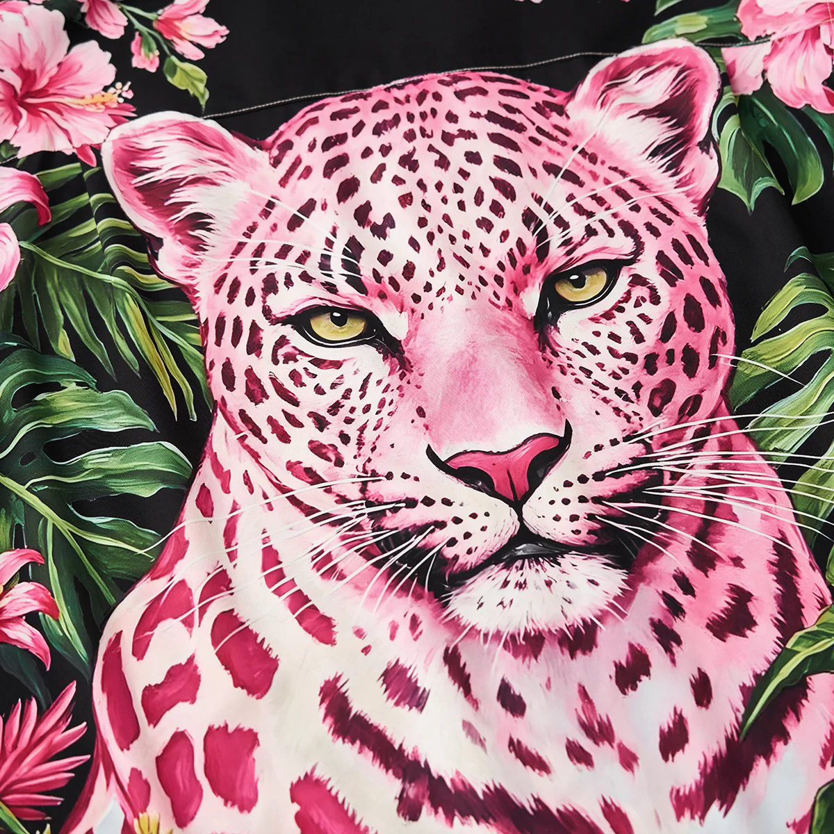 【予約】「熱帯植物に隠れたピンクのジャガー」手描きアート柄アロハシャツ - Image 13