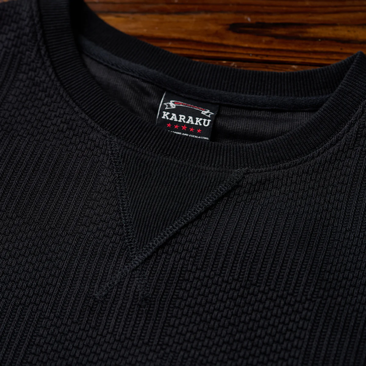 「STAY TRUE」刺繍ワッペン 裾ドローコード付きチェック織りニットロングT - Image 7