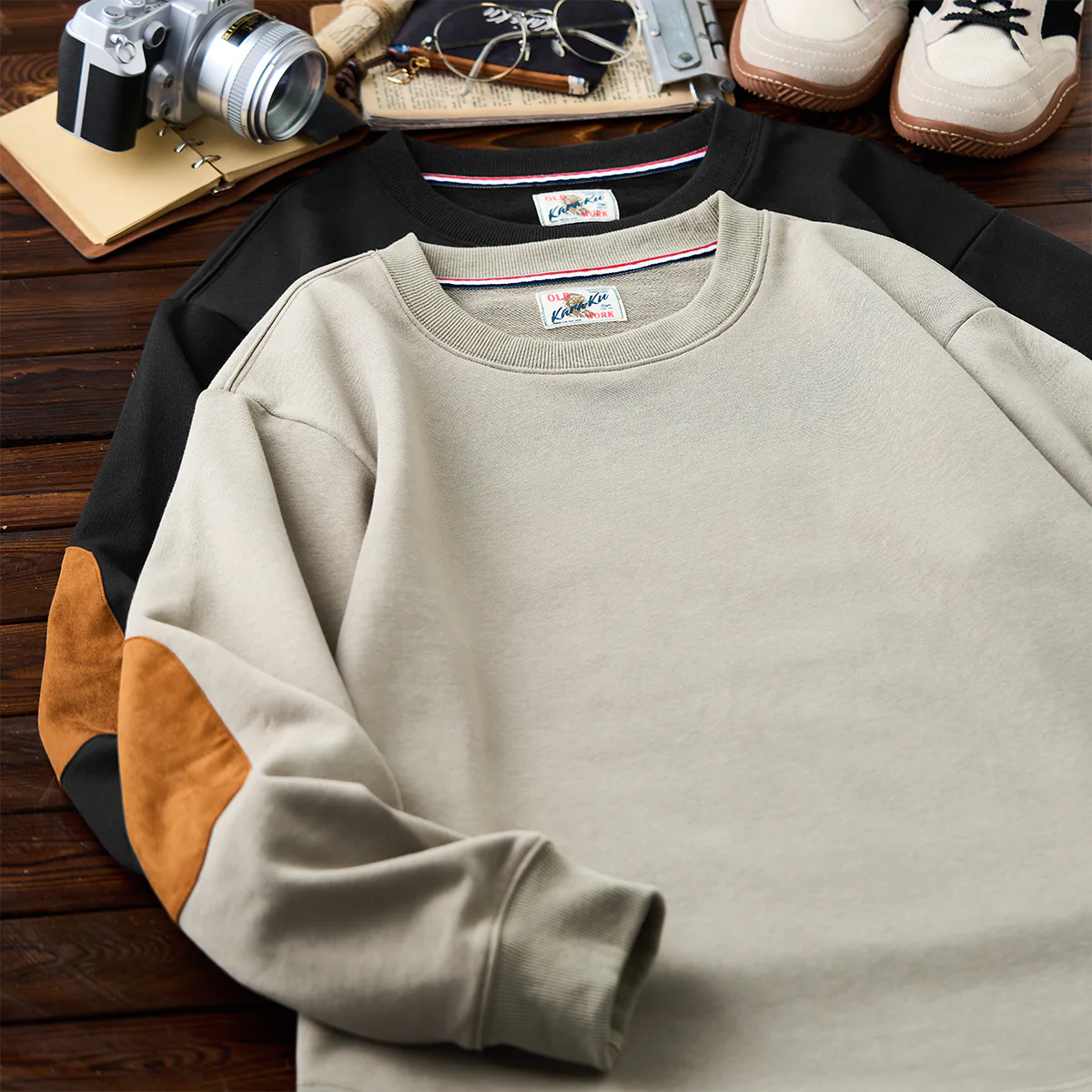赤ヒモ付き 肘スエードパッチ入り裏パイルクルーネックスウェット - Image 5