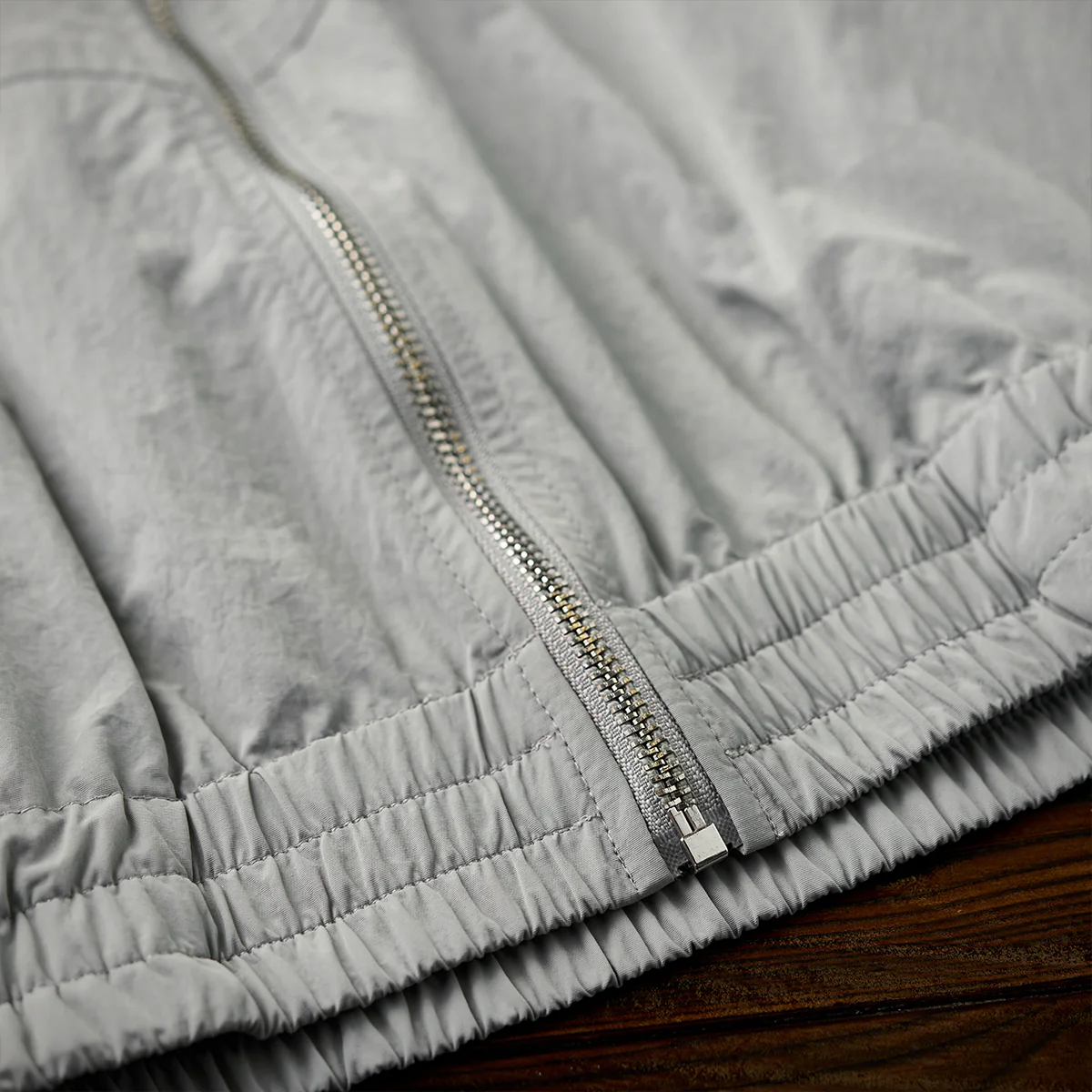 異素材配色切替 「KARAKU」刺繍入りトレーニングジャケット - Image 18