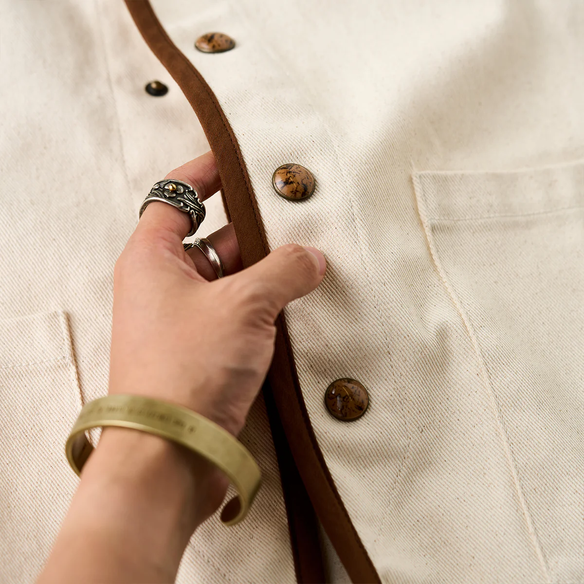 石調＆花型ボタン付き　パイピング加工ノーカラージャケット - Image 11