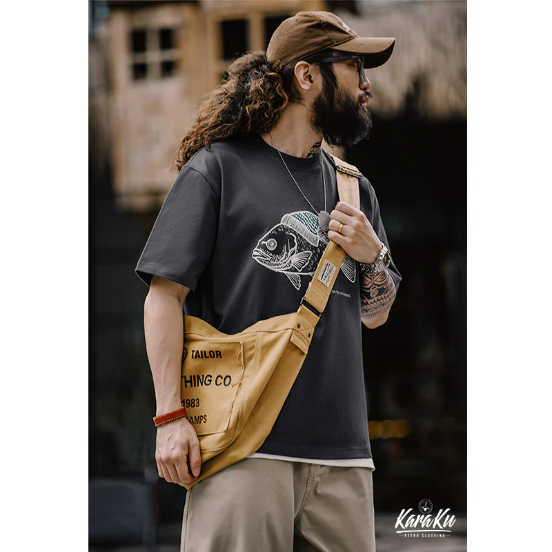 「ニット帽をかぶった深海魚」フロッキープリントコットンTee - Image 11