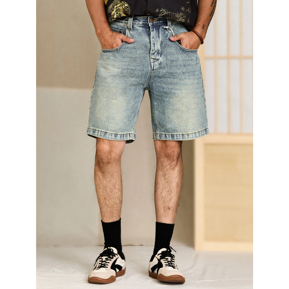 ヒゲ加工 ポケットステッチデニムショートパンツ - Image 6
