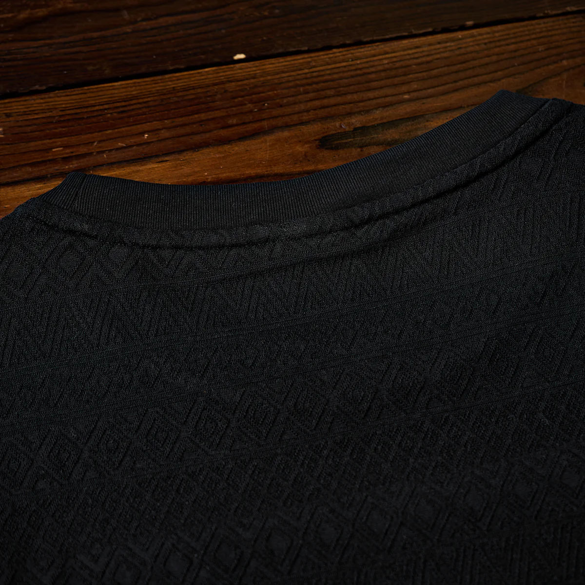 「STAY TRUE」刺繍ワッペン　エスニック調幾何学柄ジャカード織りポケットTee - Image 17