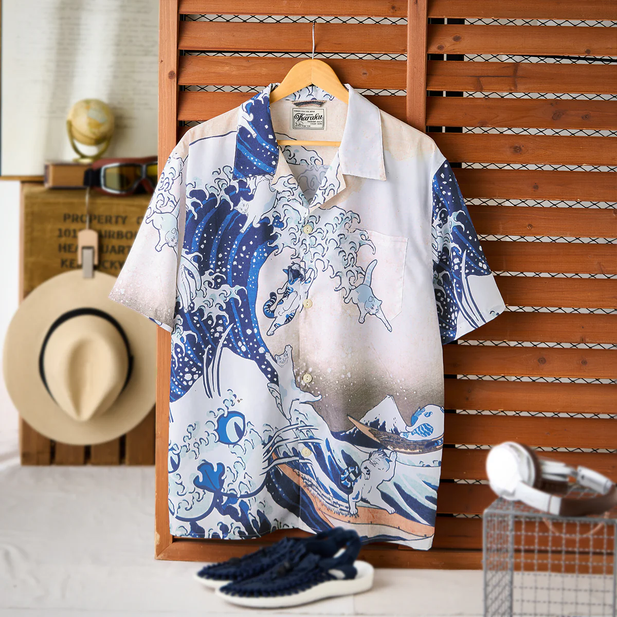 「神奈川沖浪裏・波間のニャン達」浮世絵柄アロハシャツ - Image 3