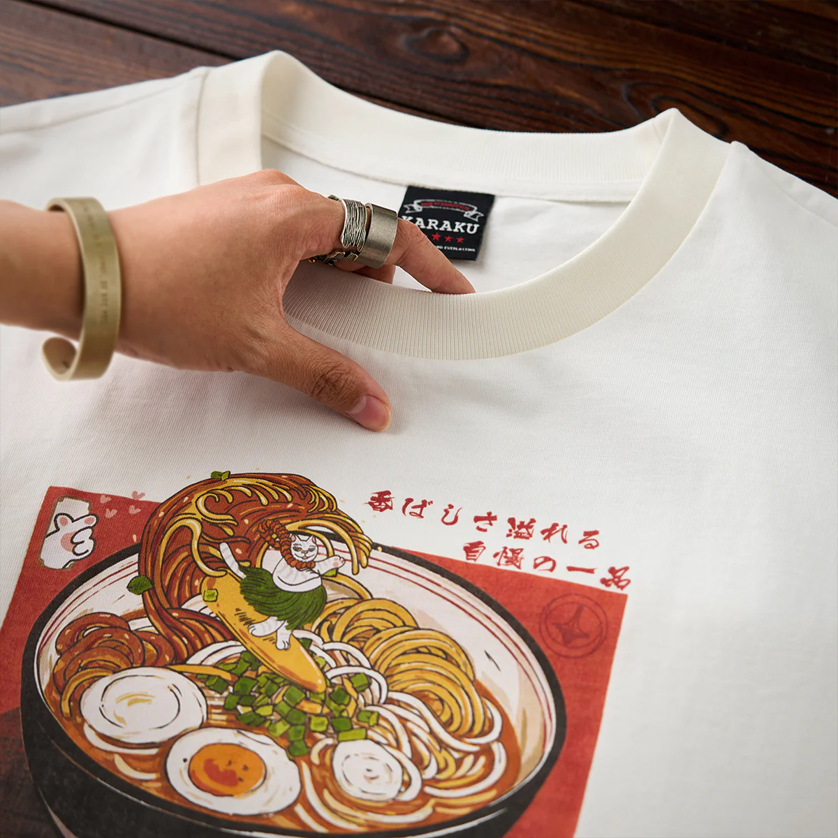 「ラーメン波サーフィン・フラダンス猫」プリントコットンTee - Image 8