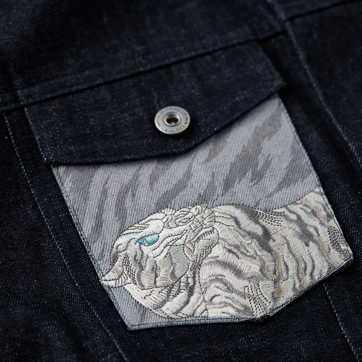 KARAKU×石黒亜矢子「白虎」刺繍切替 オーダーメイドデニムジャケット - Image 15