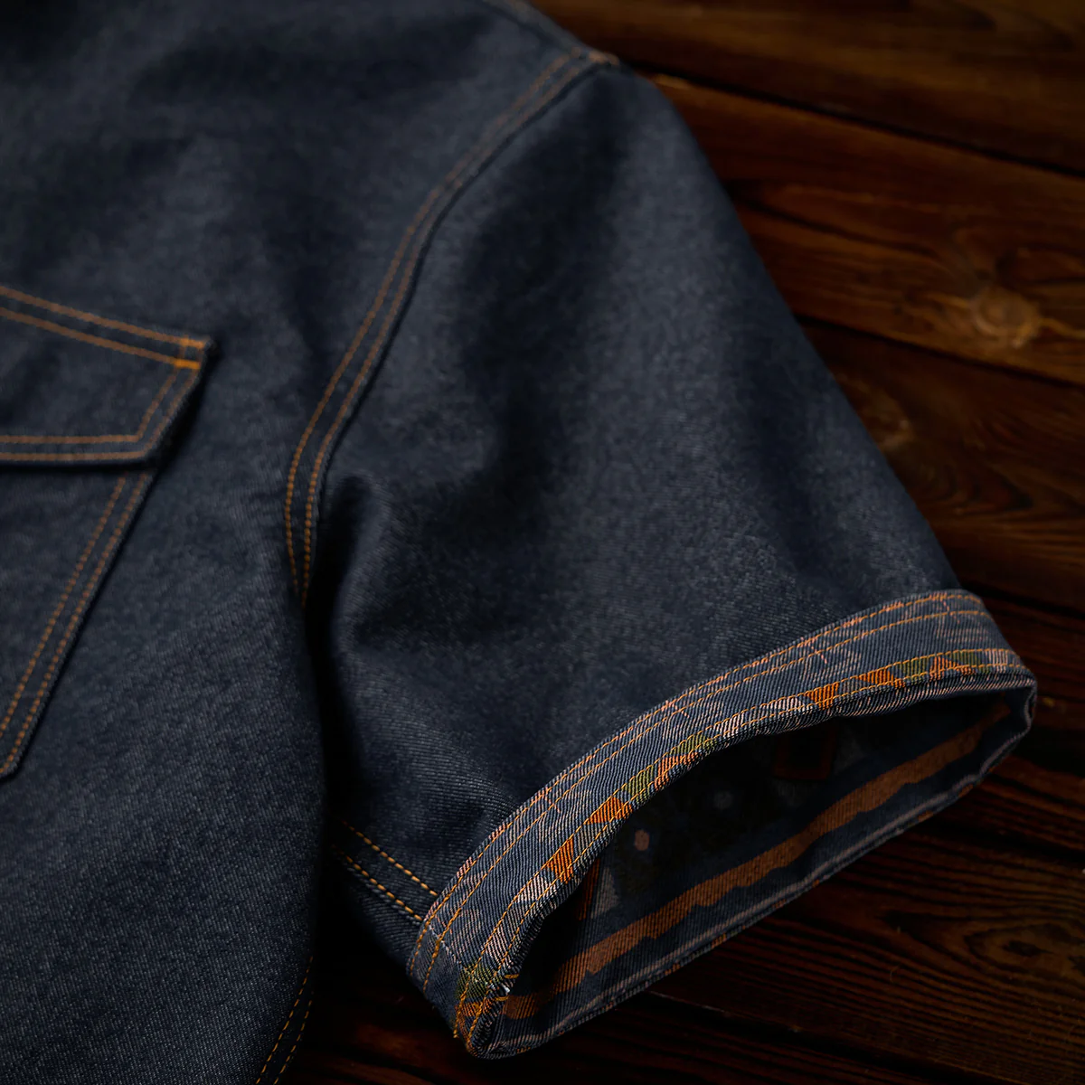 「KaraKu」ロゴ刺繡　紅白ヒモ付き裏エスニック調柄デニムシャツ - Image 11