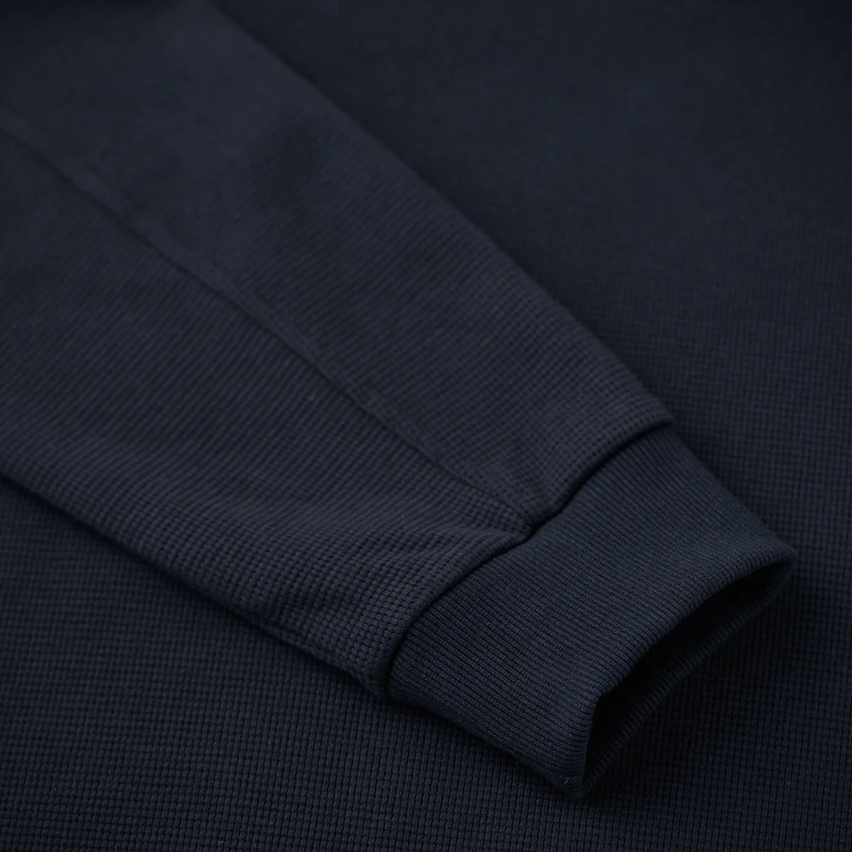 Karaku刺繍入り　裾異素材コンビワッフルマウンテンスウェット - Image 15